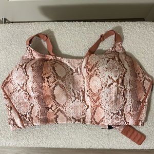 Victoria’s Secret Incredible Max Sports Bra (New)
